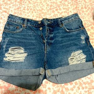 Short jeans